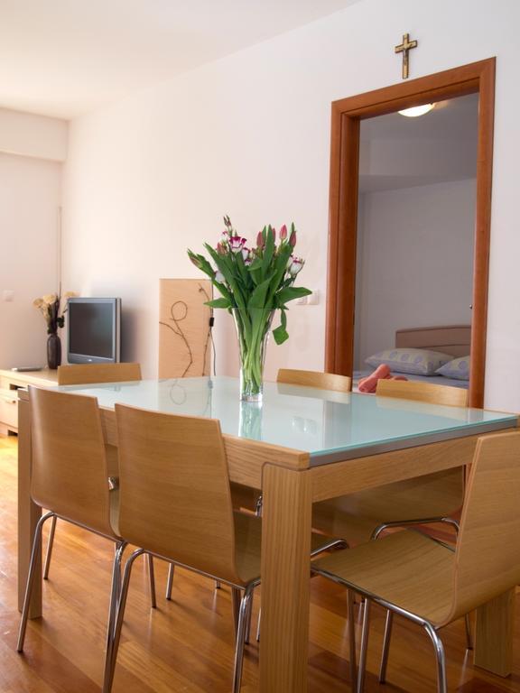 Apartment Mlinarevic Макарска Экстерьер фото